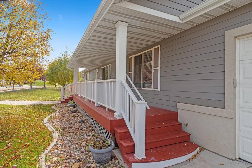 Modern Home-Garage-Scenic Patio Rapid City Exterior photo