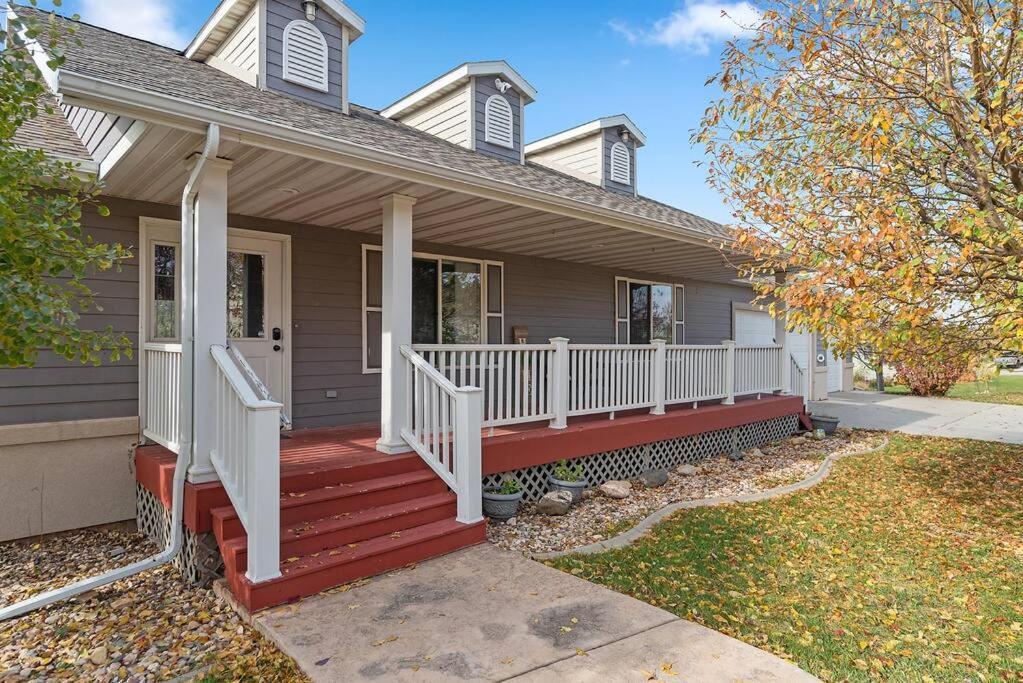 Modern Home-Garage-Scenic Patio Rapid City Exterior photo